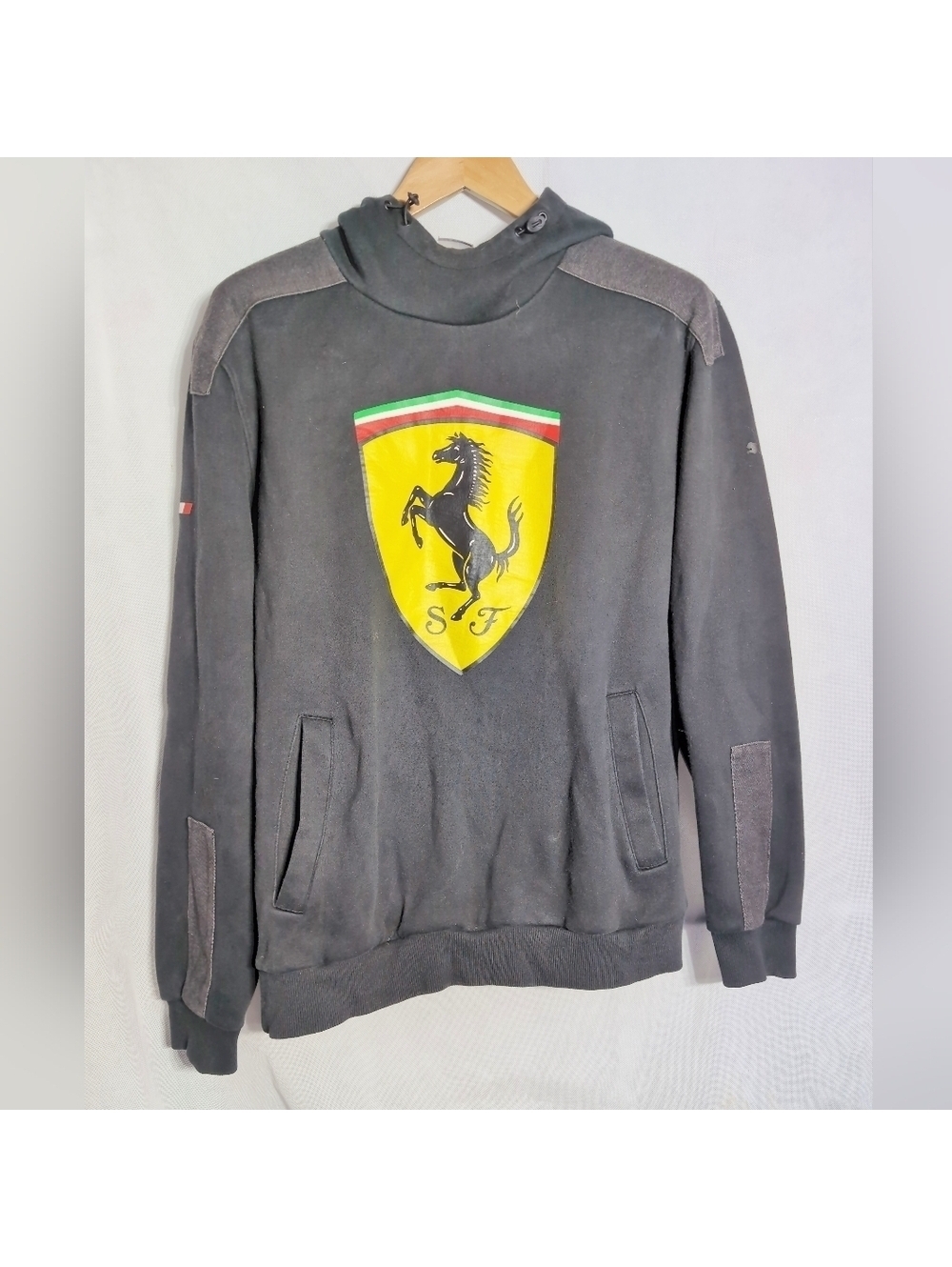 Vintage Puma Black Hoodie with Scuderia Ferrari Logo Sz XL